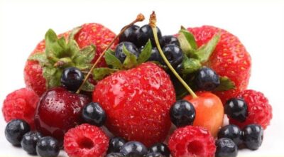 alimentos naturais para baixar a pressao frutas vermelhas